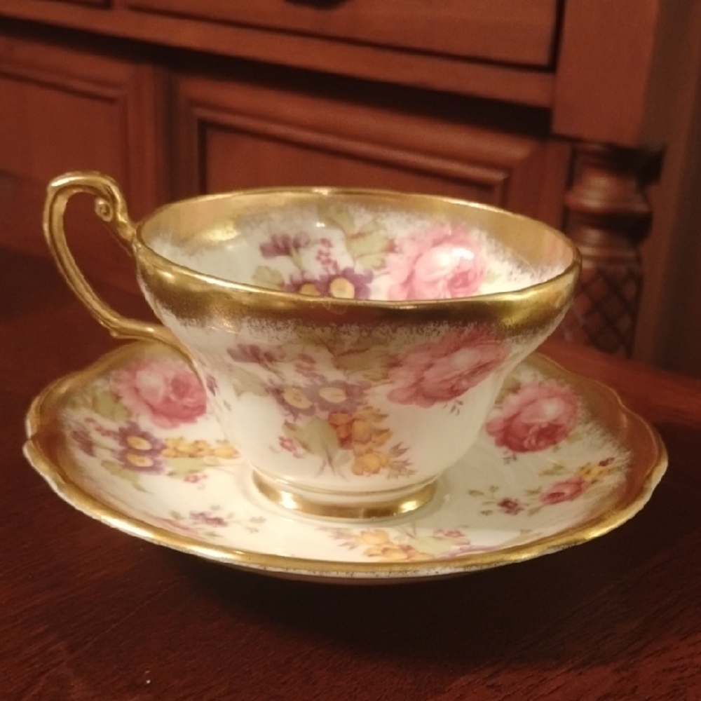 FOLEY Bone China Teacup and Saucer set, 1930's Gold Florals